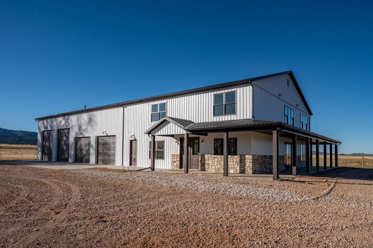 Remote Work Ranch Properties: Finding the Perfect Horse Property for Digital Nomad Equestrians in 2026