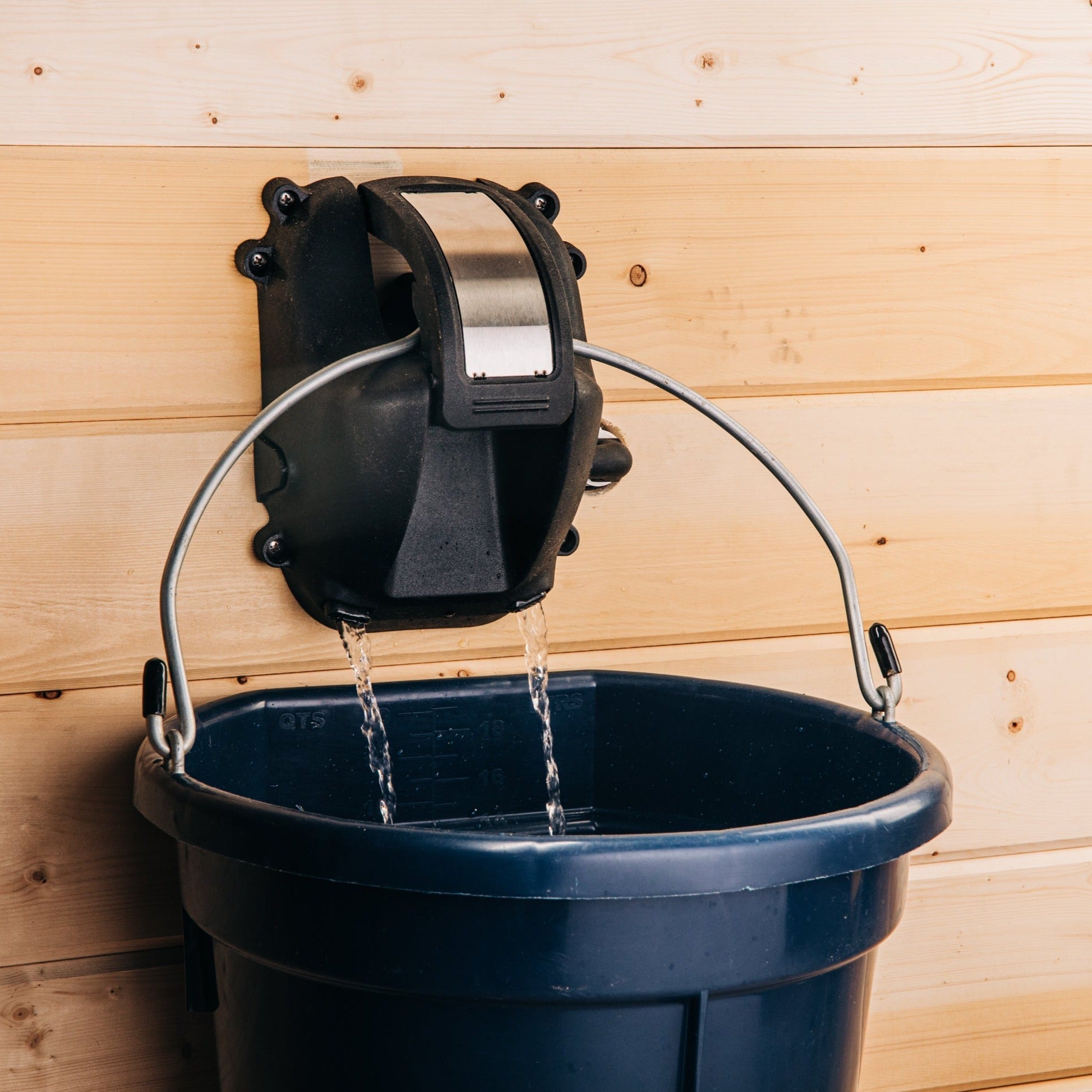 Smart horse stall monitor