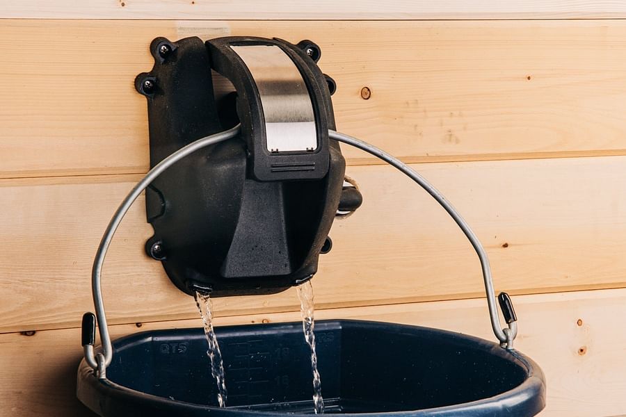 Smart horse stall monitor