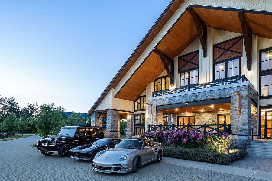 luxury horse stable renovation